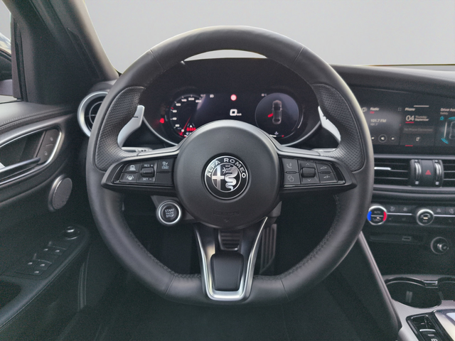 Alfa Romeo Giulia VELOCE 2.0 Petrol 280 hp AT8 Q4 - автомобили, коли, обяви за нови и употребявани 5
