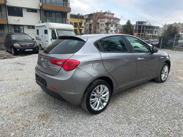 Alfa Romeo Giulietta ШВЕЙЦАРИЯ АВТОМАТИК НАВИГАЦИЯ - автомобили, коли, обяви за нови и употребявани 4