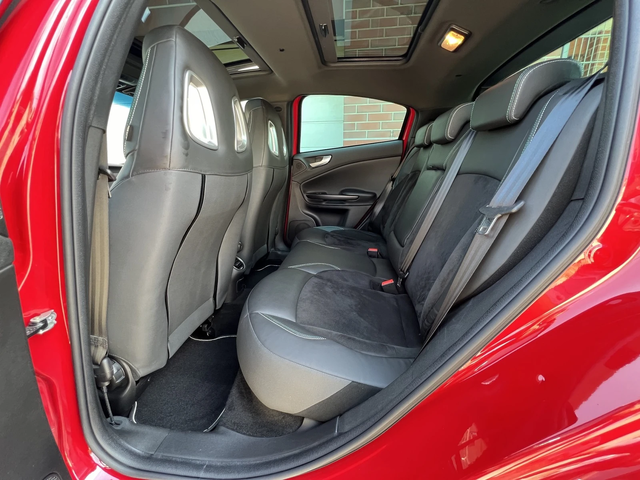 Alfa Romeo Giulietta Quadrifoglio-FACELIFT-1750-AVTOMAT-ШВЕЙЦАРИЯ - автомобили, коли, обяви за нови и употребявани 14