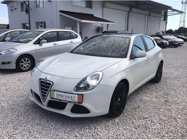 Alfa Romeo Giulietta 1.6jtdm* Панорама* Euro 5B* Лизинг - автомобили, коли, обяви за нови и употребявани 1