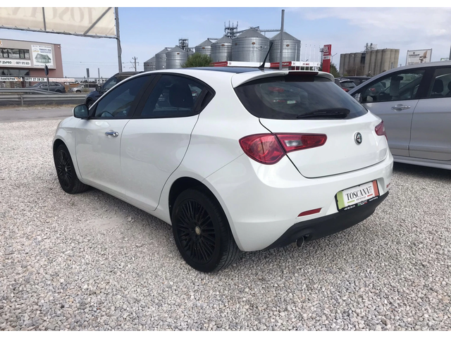 Alfa Romeo Giulietta 1.6jtdm* Панорама* Euro 5B* Лизинг - автомобили, коли, обяви за нови и употребявани 2