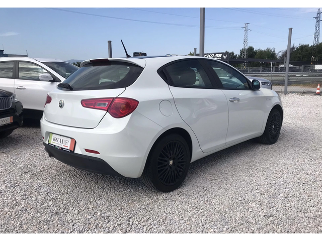 Alfa Romeo Giulietta 1.6jtdm* Панорама* Euro 5B* Лизинг - автомобили, коли, обяви за нови и употребявани 3
