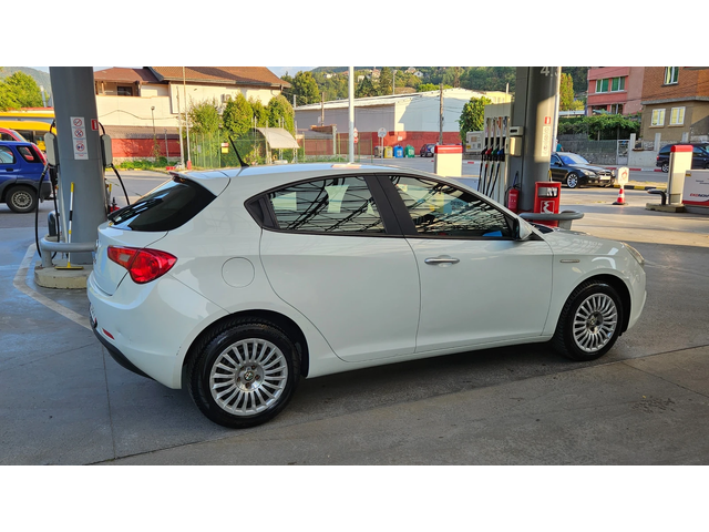 Alfa Romeo Giulietta JTD KLIMATIK/6skorosti/Euro-5 - автомобили, коли, обяви за нови и употребявани 5