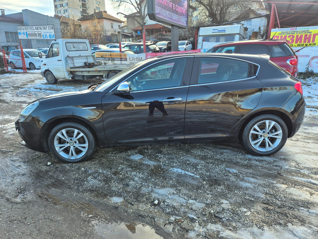 Alfa Romeo Giulietta JTD - автомобили, коли, обяви за нови и употребявани 7