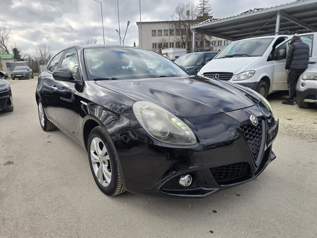 Alfa Romeo Giulietta 1.4i 120к.с Фабрична газ - автомобили, коли, обяви за нови и употребявани 1