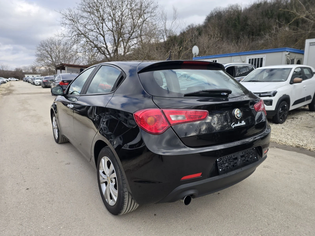 Alfa Romeo Giulietta 1.4i 120к.с Фабрична газ - автомобили, коли, обяви за нови и употребявани 2