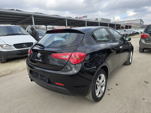 Alfa Romeo Giulietta 1.4i 120к.с Фабрична газ - автомобили, коли, обяви за нови и употребявани 3