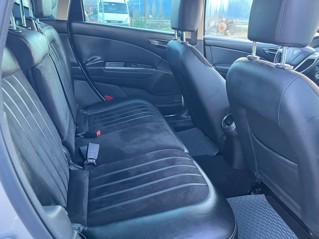 Alfa Romeo Giulietta 1.6M-JET-105-LED-ITALIA - автомобили, коли, обяви за нови и употребявани 6