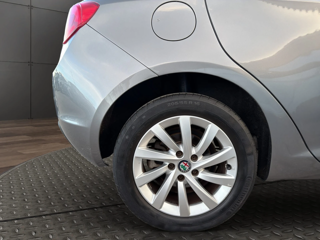 Alfa Romeo Giulietta 1.4i TURBO - автомобили, коли, обяви за нови и употребявани 15