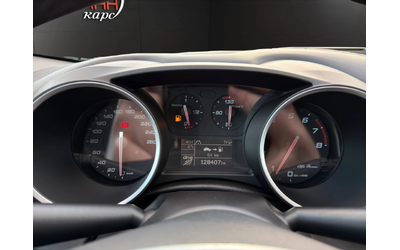 Alfa Romeo Giulietta 1.4i TURBO - автомобили, коли, обяви за нови и употребявани 8