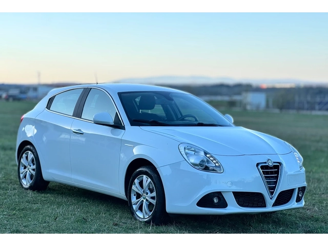 Alfa Romeo Giulietta 1.4T~120hp~LPG! - автомобили, коли, обяви за нови и употребявани 2