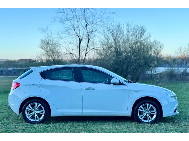 Alfa Romeo Giulietta 1.4T~120hp~LPG! - автомобили, коли, обяви за нови и употребявани 3