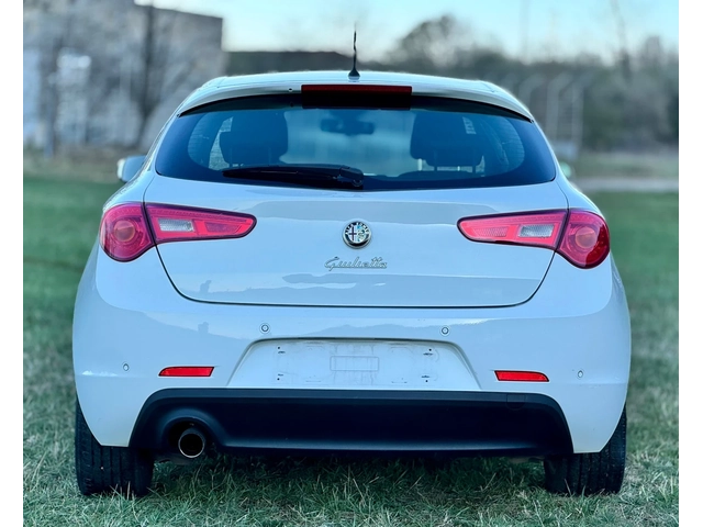 Alfa Romeo Giulietta 1.4T~120hp~LPG! - автомобили, коли, обяви за нови и употребявани 5