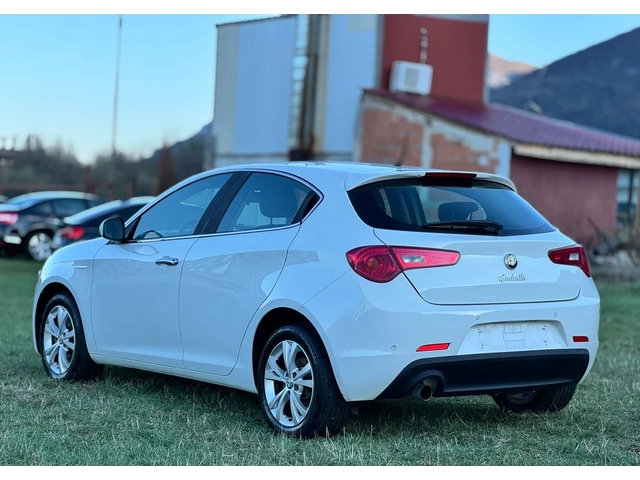Alfa Romeo Giulietta 1.4T~120hp~LPG! - автомобили, коли, обяви за нови и употребявани 6