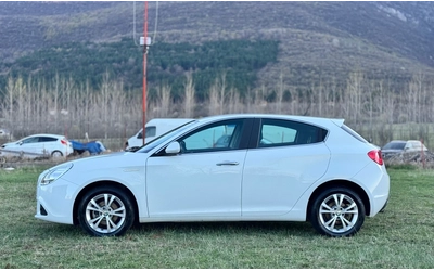 Alfa Romeo Giulietta 1.4T~120hp~LPG! - автомобили, коли, обяви за нови и употребявани 7