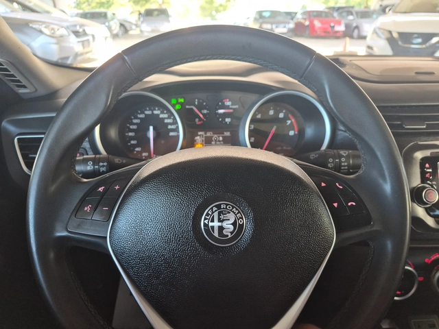 Alfa Romeo Giulietta 1.4T БЕНЗИН/ГАЗ - автомобили, коли, обяви за нови и употребявани 16