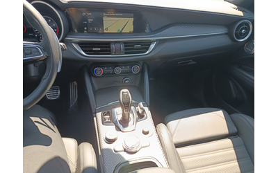 Alfa Romeo Stelvio - автомобили, коли, обяви за нови и употребявани 10