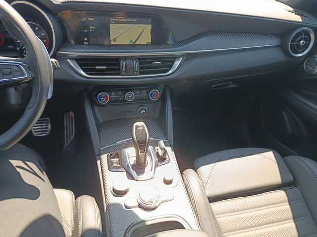 Alfa Romeo Stelvio - автомобили, коли, обяви за нови и употребявани 10