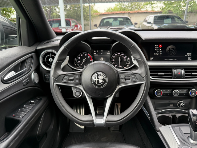 Alfa Romeo Stelvio Q4 - автомобили, коли, обяви за нови и употребявани 10