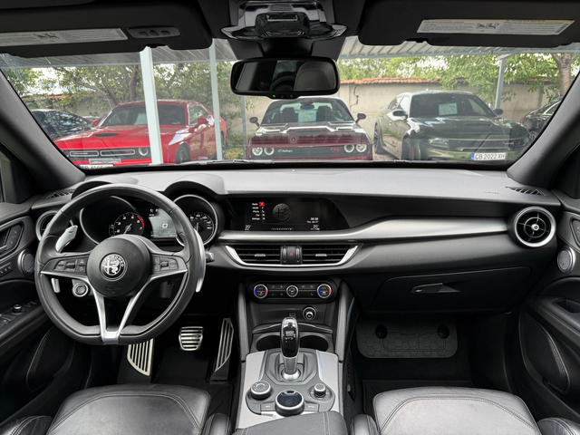 Alfa Romeo Stelvio Q4 - автомобили, коли, обяви за нови и употребявани 12