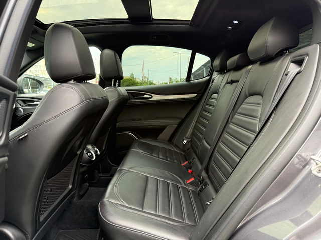 Alfa Romeo Stelvio Q4 - автомобили, коли, обяви за нови и употребявани 8