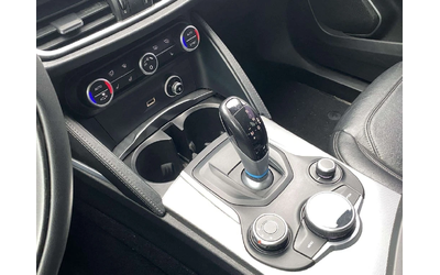 Alfa Romeo Stelvio * BASE SPORT Q4 * CARFAX * ЦЕНА ДО БГ - автомобили, коли, обяви за нови и употребявани 10