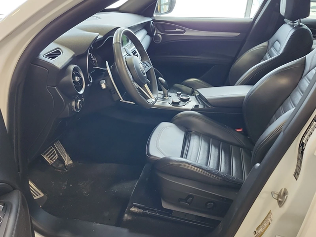 Alfa Romeo Stelvio Ti Sport* Distronic* Harman/Kardon* Пано* Подгрев* - автомобили, коли, обяви за нови и употребявани 5