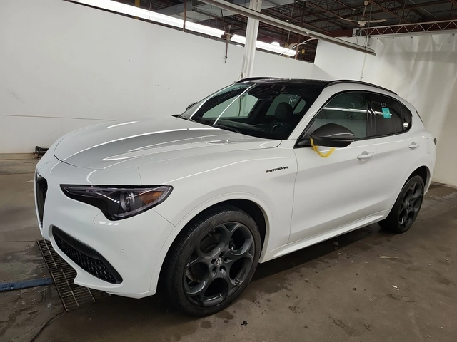 Alfa Romeo Stelvio ESTREMA С РЕГИСТРАЦИЯ & АВТО КРЕДИТ - автомобили, коли, обяви за нови и употребявани 0