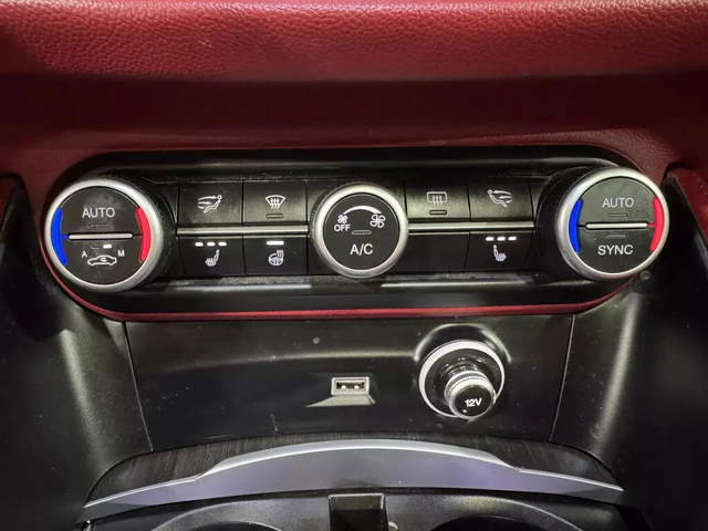 Alfa Romeo Stelvio TI| CARFAX| КРАЙНА ЦЕНА| ВИДЕО - автомобили, коли, обяви за нови и употребявани 10