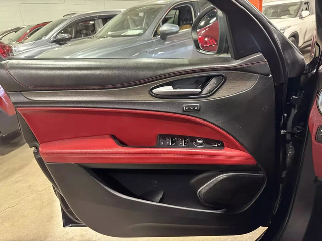 Alfa Romeo Stelvio TI| CARFAX| КРАЙНА ЦЕНА| ВИДЕО - автомобили, коли, обяви за нови и употребявани 13