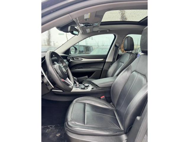 Alfa Romeo Stelvio - автомобили, коли, обяви за нови и употребявани 12