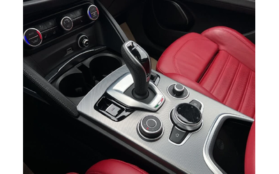 Alfa Romeo Stelvio АвтоКредит* (ЦЕНА ДО БГ)Alfa Romeo Stelvio Veloce - автомобили, коли, обяви за нови и употребявани 16