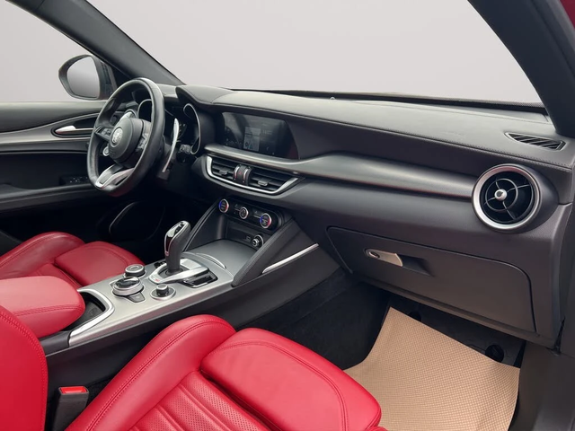Alfa Romeo Stelvio АвтоКредит* (ЦЕНА ДО БГ)Alfa Romeo Stelvio Veloce - автомобили, коли, обяви за нови и употребявани 7