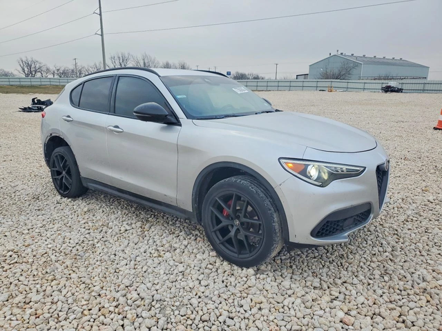 Alfa Romeo Stelvio KОЖА* CARPLAY* KAMEРА - автомобили, коли, обяви за нови и употребявани 0