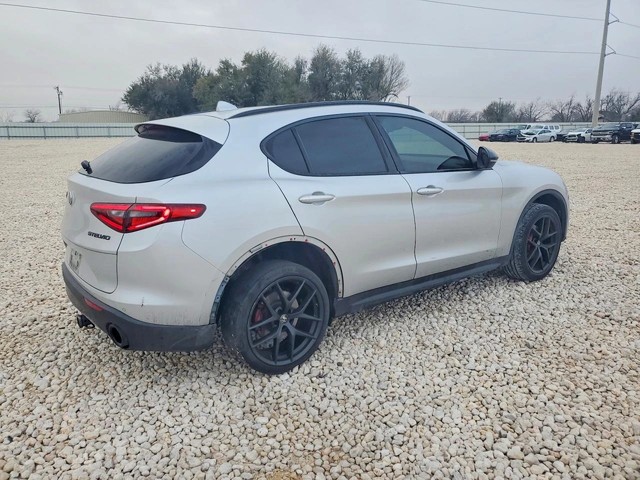 Alfa Romeo Stelvio KОЖА* CARPLAY* KAMEРА - автомобили, коли, обяви за нови и употребявани 5