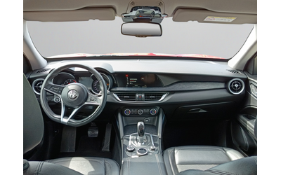 Alfa Romeo Stelvio - автомобили, коли, обяви за нови и употребявани 12