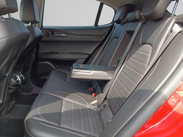 Alfa Romeo Stelvio - автомобили, коли, обяви за нови и употребявани 14