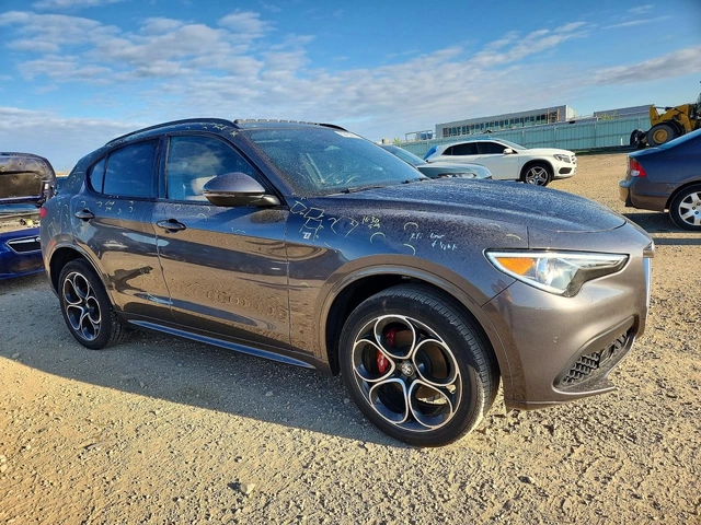 Alfa Romeo Stelvio TI| HARMAN&KARDON| DISTRONIC| ПАНО| - автомобили, коли, обяви за нови и употребявани 2