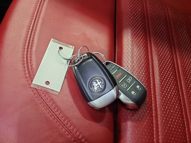 Alfa Romeo Stelvio Veloce * ПАНОРАМА * 2 КЛЮЧА * СЕРВИЗНА ИСТ - автомобили, коли, обяви за нови и употребявани 14