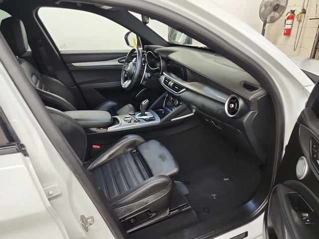 Alfa Romeo Stelvio VELOCE 2.0T * * CARFAX * * АВТО КРЕДИТ * * - автомобили, коли, обяви за нови и употребявани 9