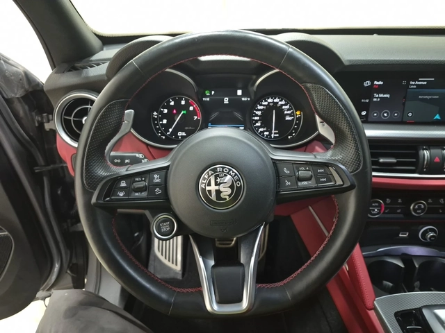 Alfa Romeo Stelvio TI SPORT 2.0T * * CARFAX * * АВТО КРЕДИТ * * - автомобили, коли, обяви за нови и употребявани 5