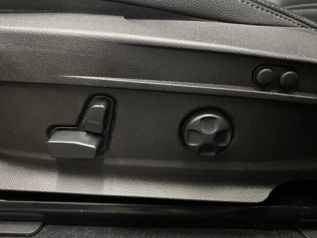 Alfa Romeo Stelvio - автомобили, коли, обяви за нови и употребявани 12