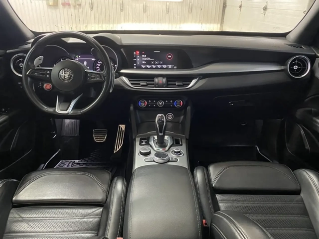 Alfa Romeo Stelvio - автомобили, коли, обяви за нови и употребявани 13