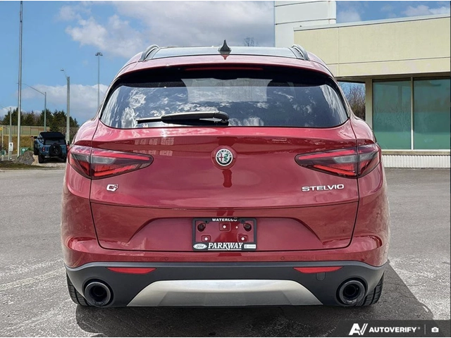 Alfa Romeo Stelvio Ti Sport / HARMAN KARDON / ПАНОРАМА / - автомобили, коли, обяви за нови и употребявани 4
