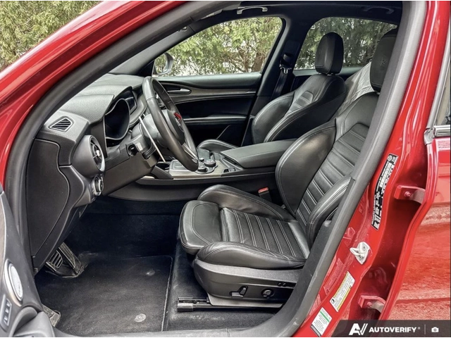 Alfa Romeo Stelvio Ti Sport / HARMAN KARDON / ПАНОРАМА / - автомобили, коли, обяви за нови и употребявани 6