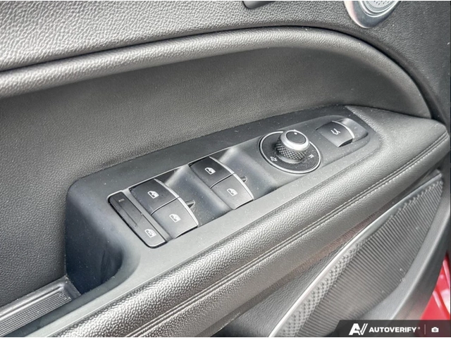 Alfa Romeo Stelvio Ti Sport / HARMAN KARDON / ПАНОРАМА / - автомобили, коли, обяви за нови и употребявани 7