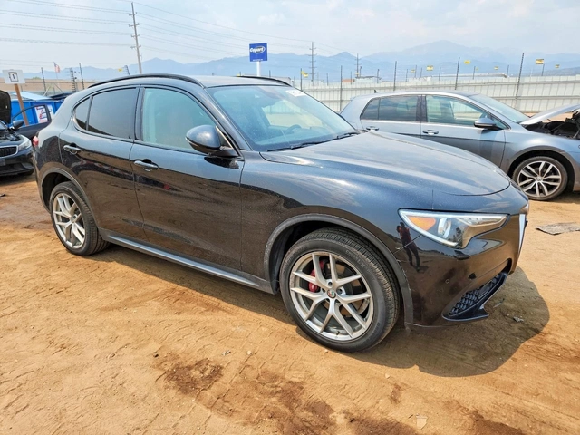 Alfa Romeo Stelvio Sport* AWD* HARMAN* KARDON* ПОДГРЕВ* КАМЕРА* - автомобили, коли, обяви за нови и употребявани 1