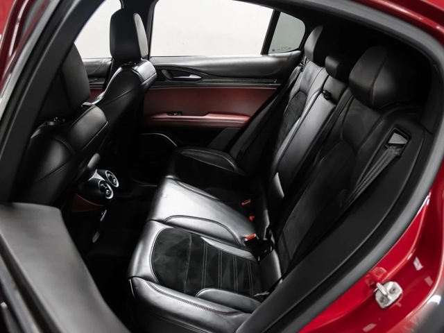 Alfa Romeo Stelvio Quadrifoglio AWD - автомобили, коли, обяви за нови и употребявани 9