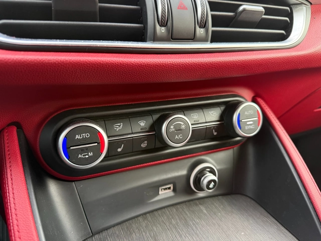 Alfa Romeo Stelvio TI AWD - автомобили, коли, обяви за нови и употребявани 14