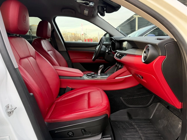 Alfa Romeo Stelvio TI AWD - автомобили, коли, обяви за нови и употребявани 7